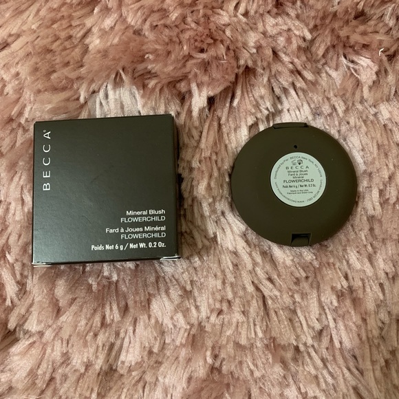 Becca - Mineral Blush in Flowerchild - Picture 4 of 4